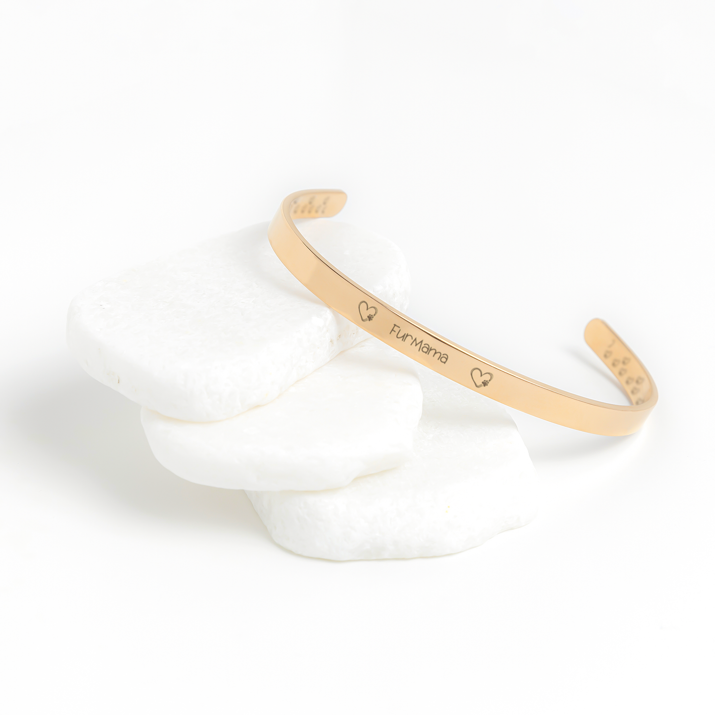 Fur_Mama_Cuff_Bracelet_Rose_Gold_Lifestyle_02_Mockup.png